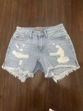 Just USA Light Wash Distressed Frayed Denim Shorts